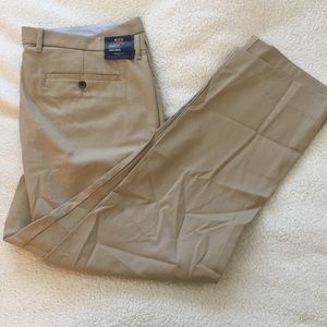 Tag On Men’s GAP Khaki